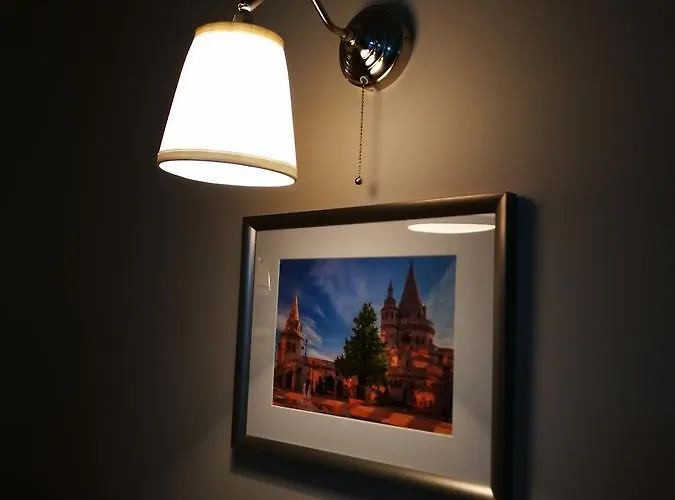 לינה וארוחת בוקר The Cream 2*