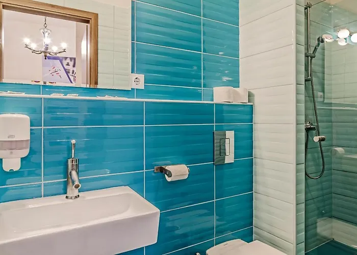 לינה וארוחת בוקר The Cream