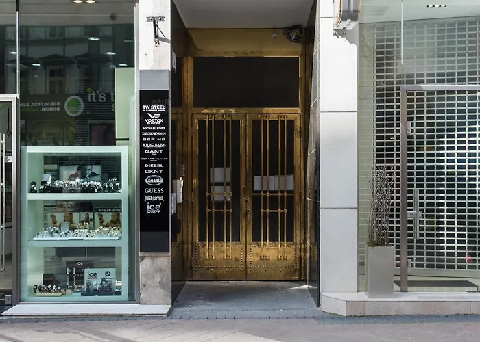 The Cream Bed & Breakfast 2*